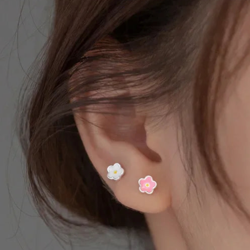 Earrings in the shape of multicolored flowers