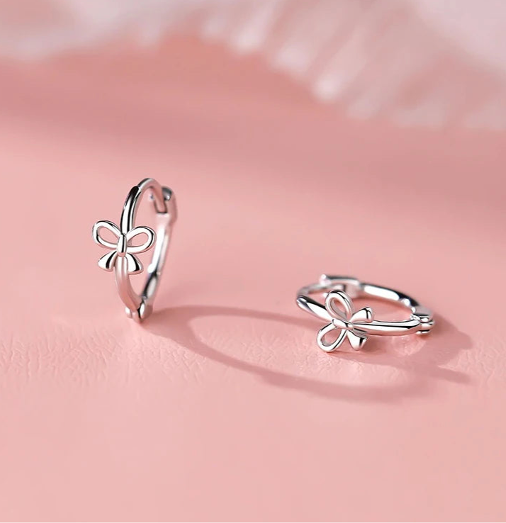 Minimalist bow-shaped hoop earrings