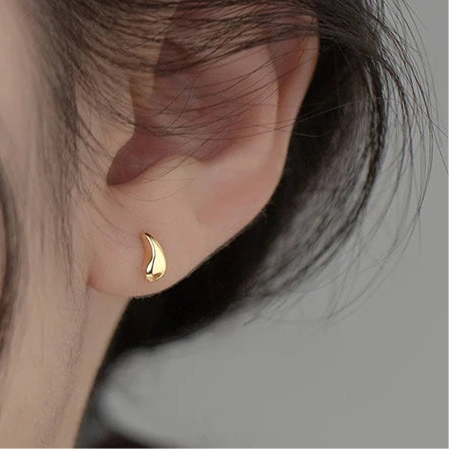 Minimalist drop-shaped sterling silver earrings