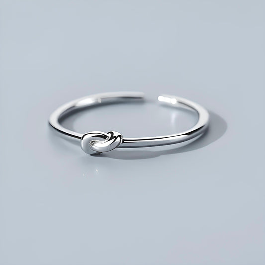 Knot-shaped sterling silver ring