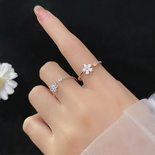 Adjustable size sterling silver ring with flower pattern