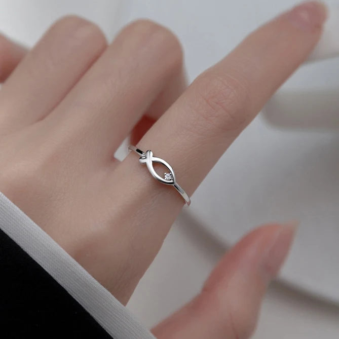 Fish-shaped sterling silver adjustable size ring